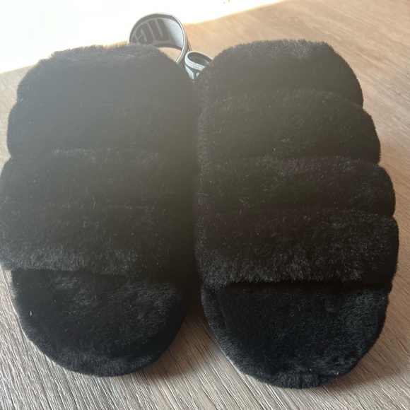 BRAND NEW UGG FLUFF YEAH SLIDES - Picture 4 of 5